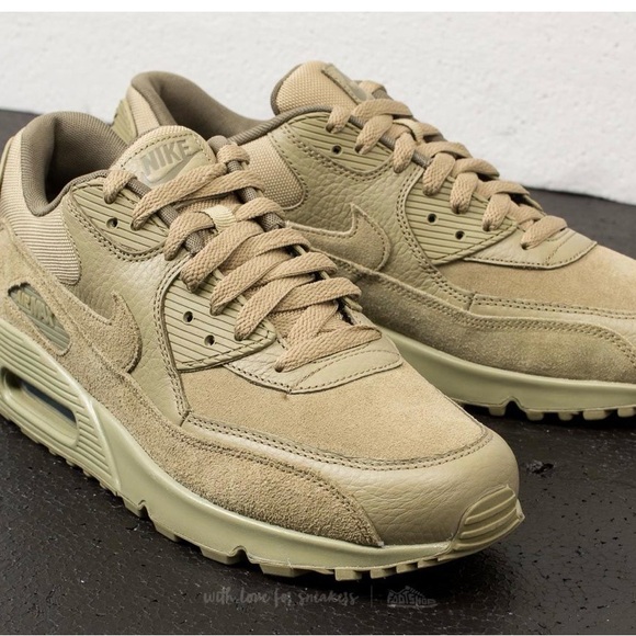 NIKE AIR MAX 90 PREMIUM Women's size 11 Men size 9